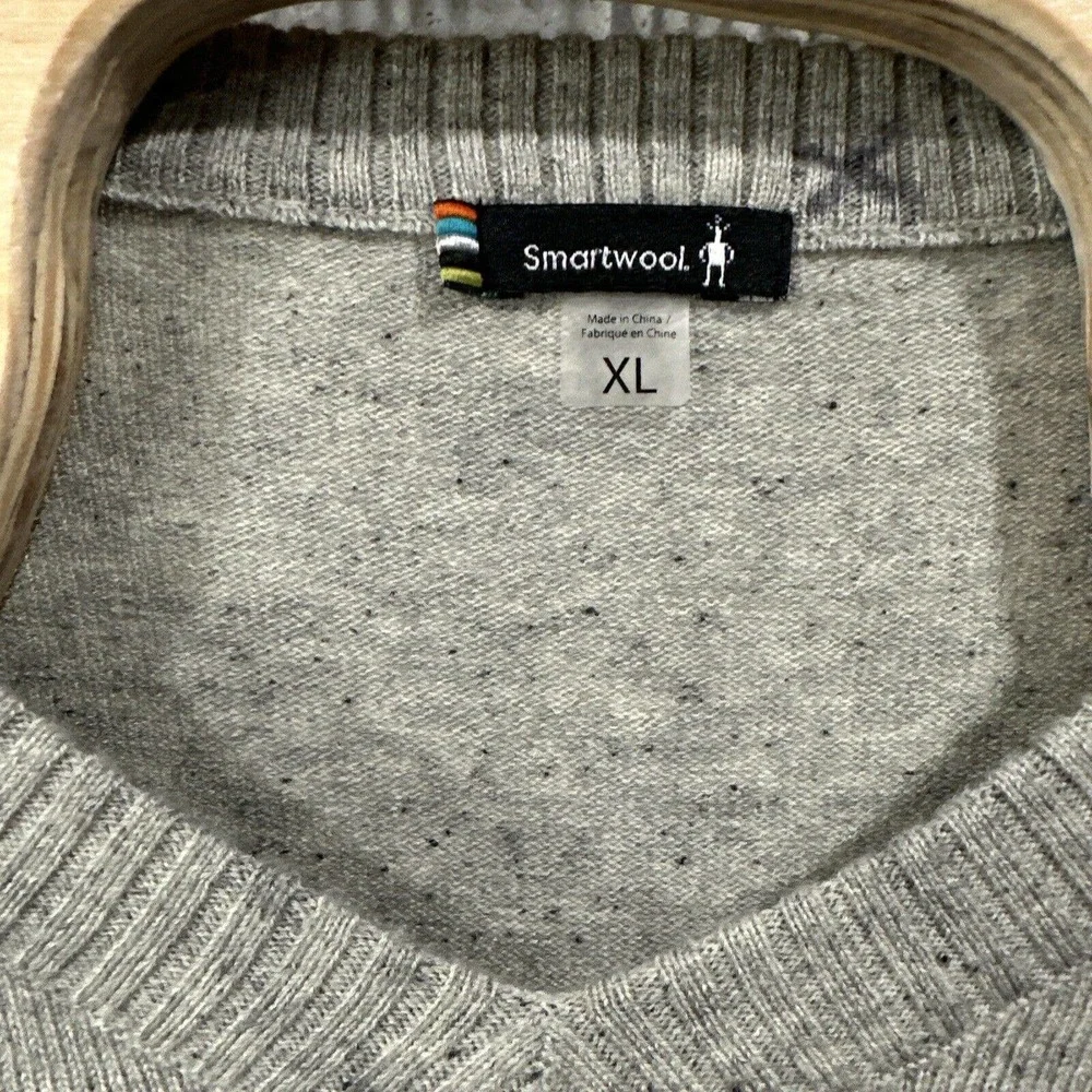 Smartwool Gray Vneck Pullover Sweater Men’s Size XL Super Soft and‎ Warm Winter